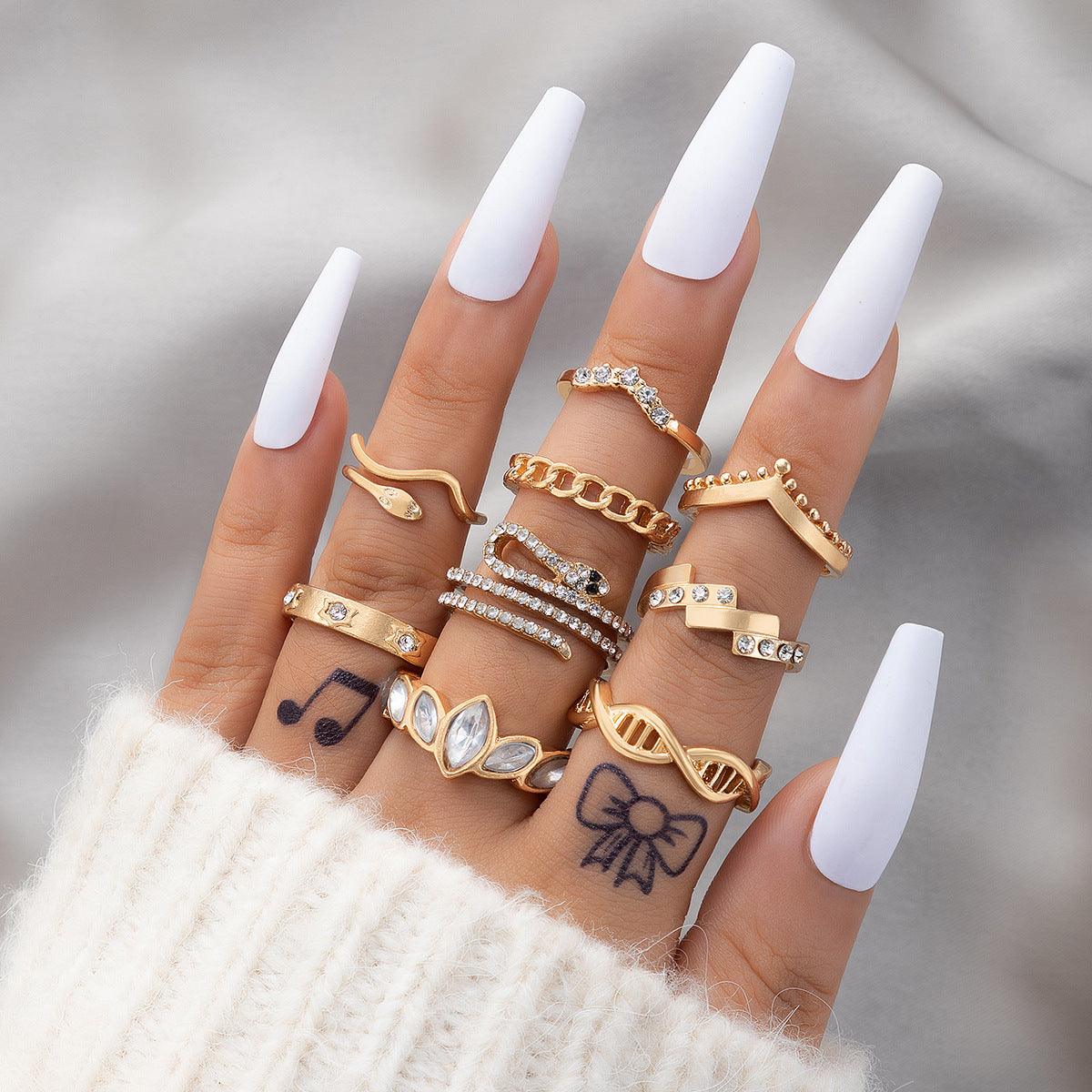 Creative English Virgin Mary Diamond Ring Set (13 Pieces)