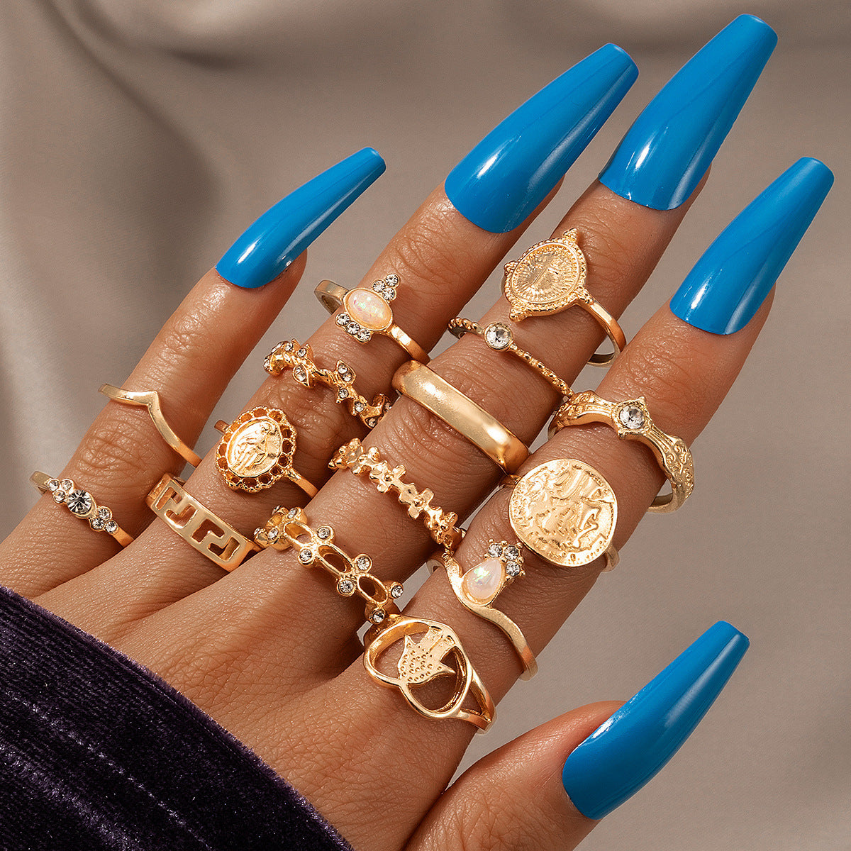 Creative English Virgin Mary Diamond Ring Set (13 Pieces)