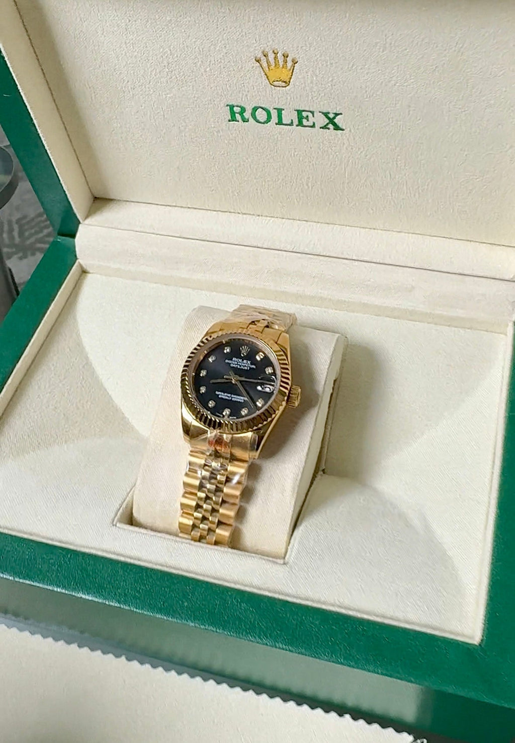 Gold Watch 31MM                        box included
