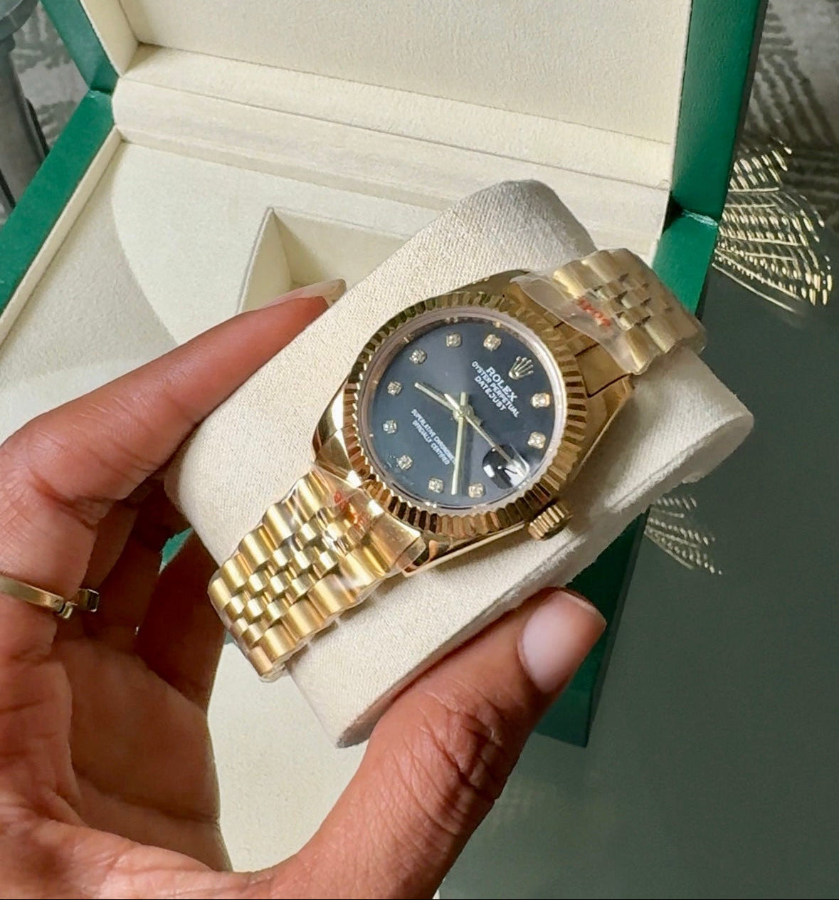Gold Watch 31MM                        box included