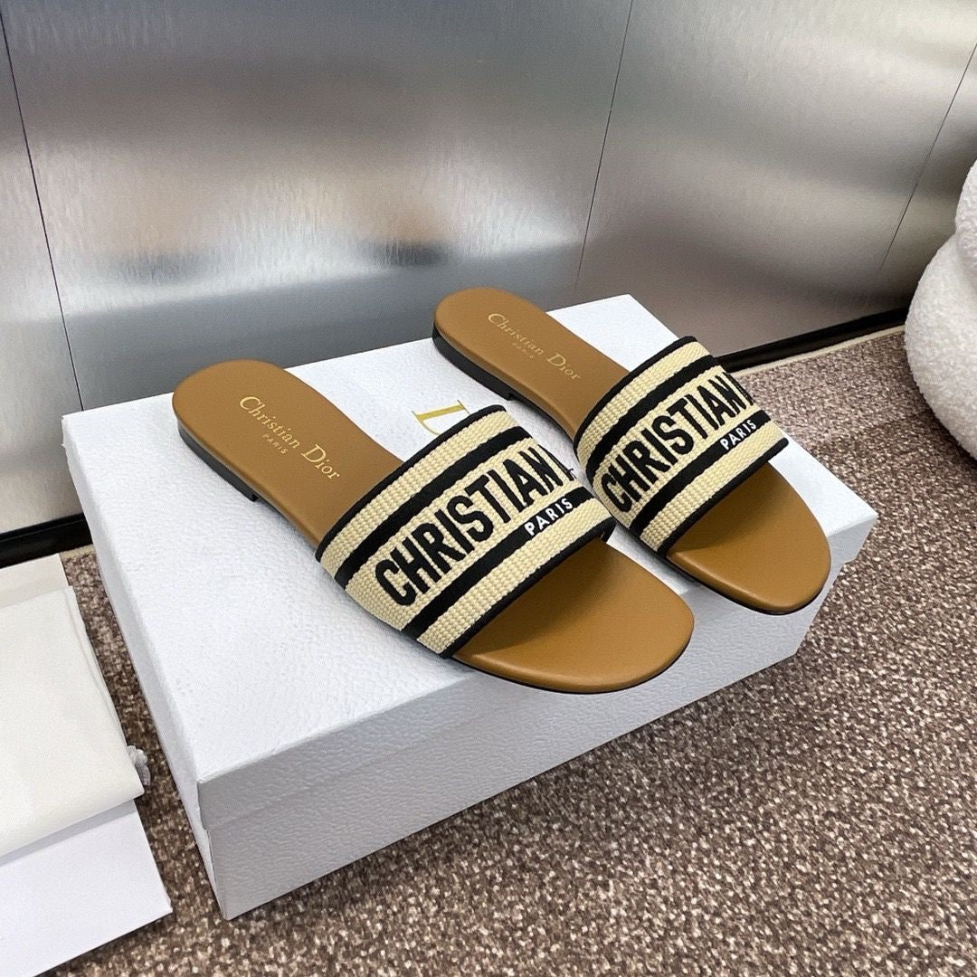 C•D Fashion Dandals