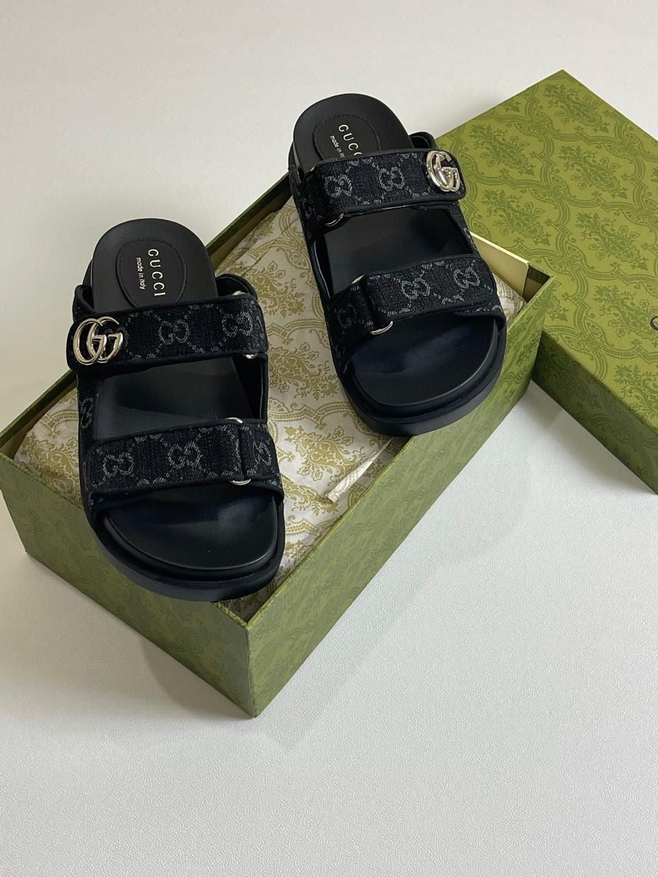 Black Sandals Gc